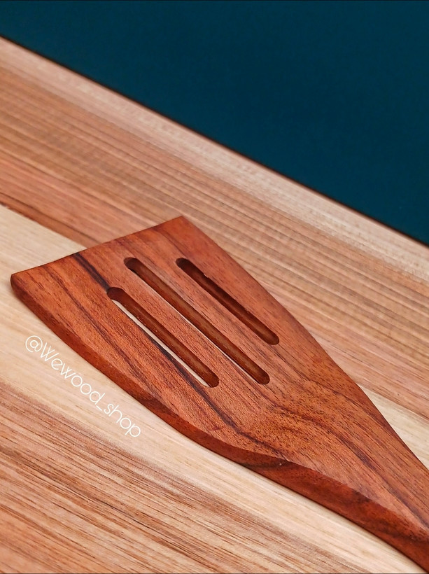 کفگیر چوبی WeWooD مدل شیار دار